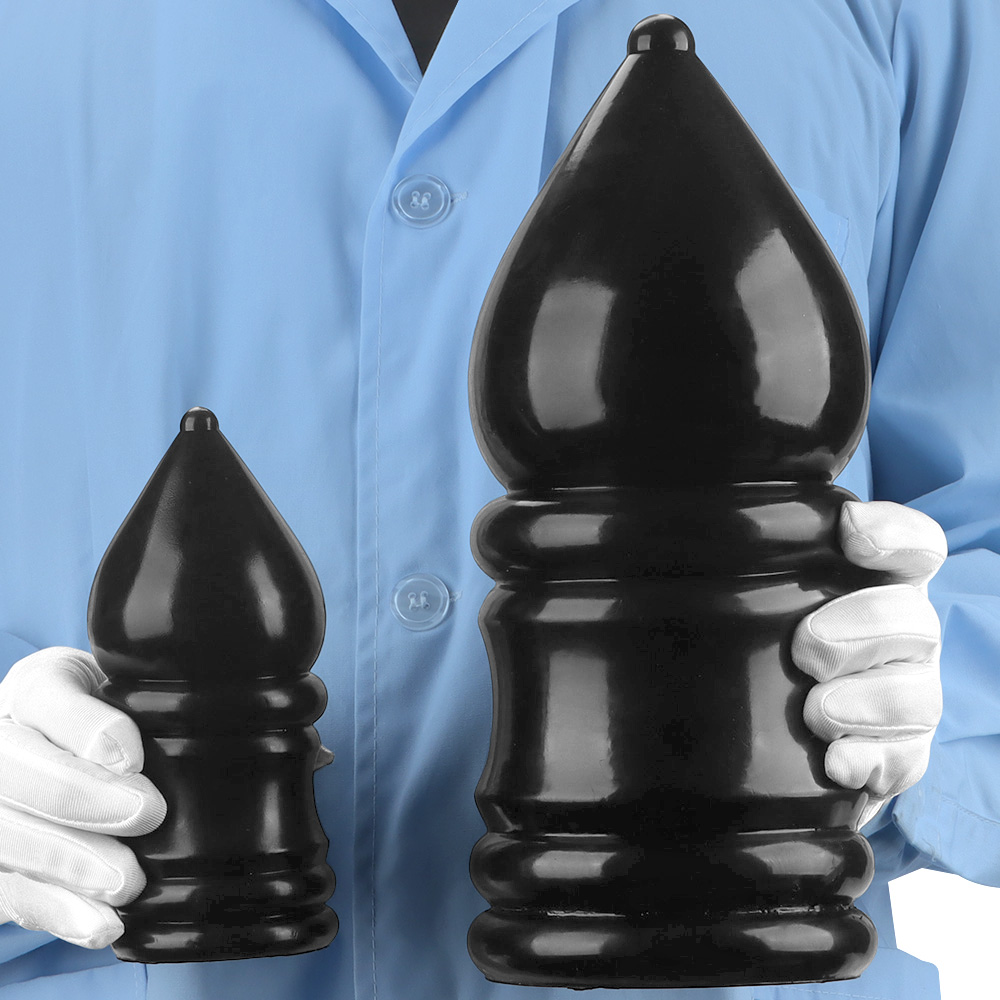 Huge Anal Plug Enlarges The Anus Big Dildo